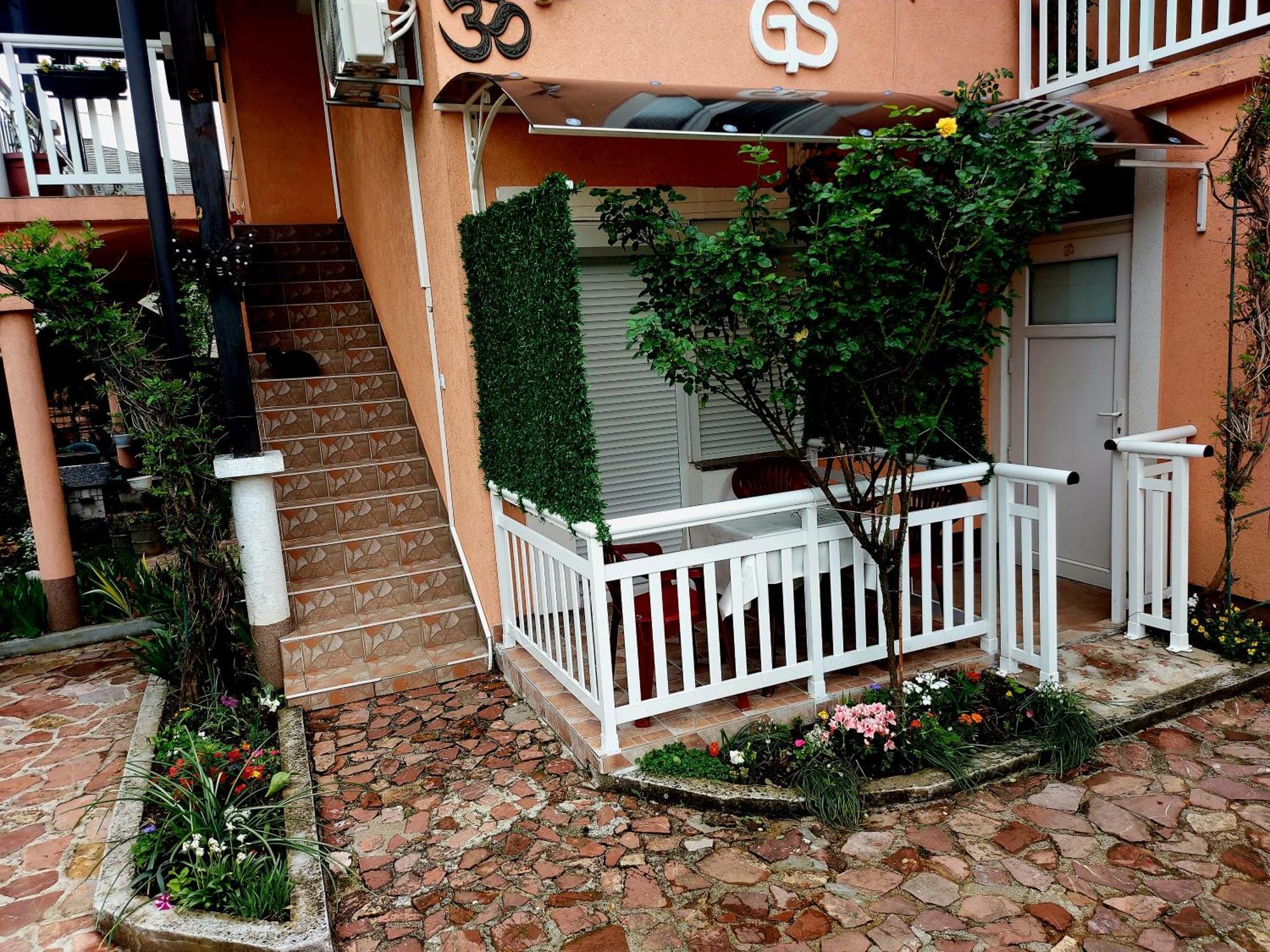 Apartmani Gs ***** Zavidovici Exterior photo